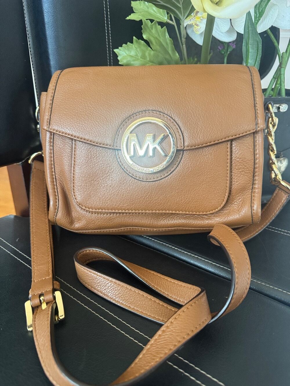 Michael Kors Margo taupe brown leather crossbody bag purse (30000